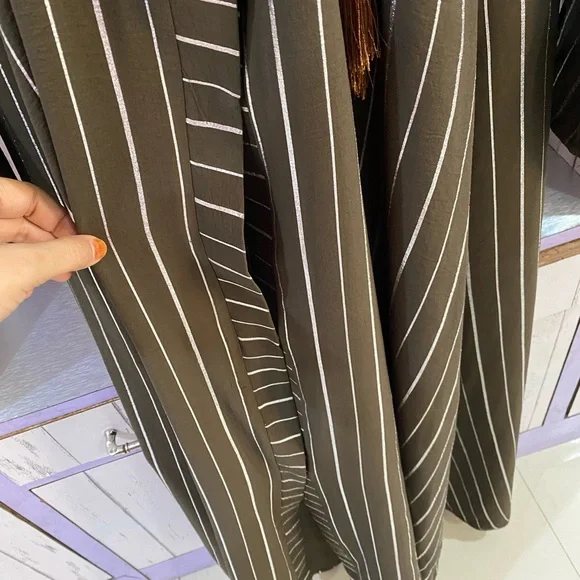 Imported greenish nude abaya with scarf, size upto 46”, length around 54” - Picture 7 of 12